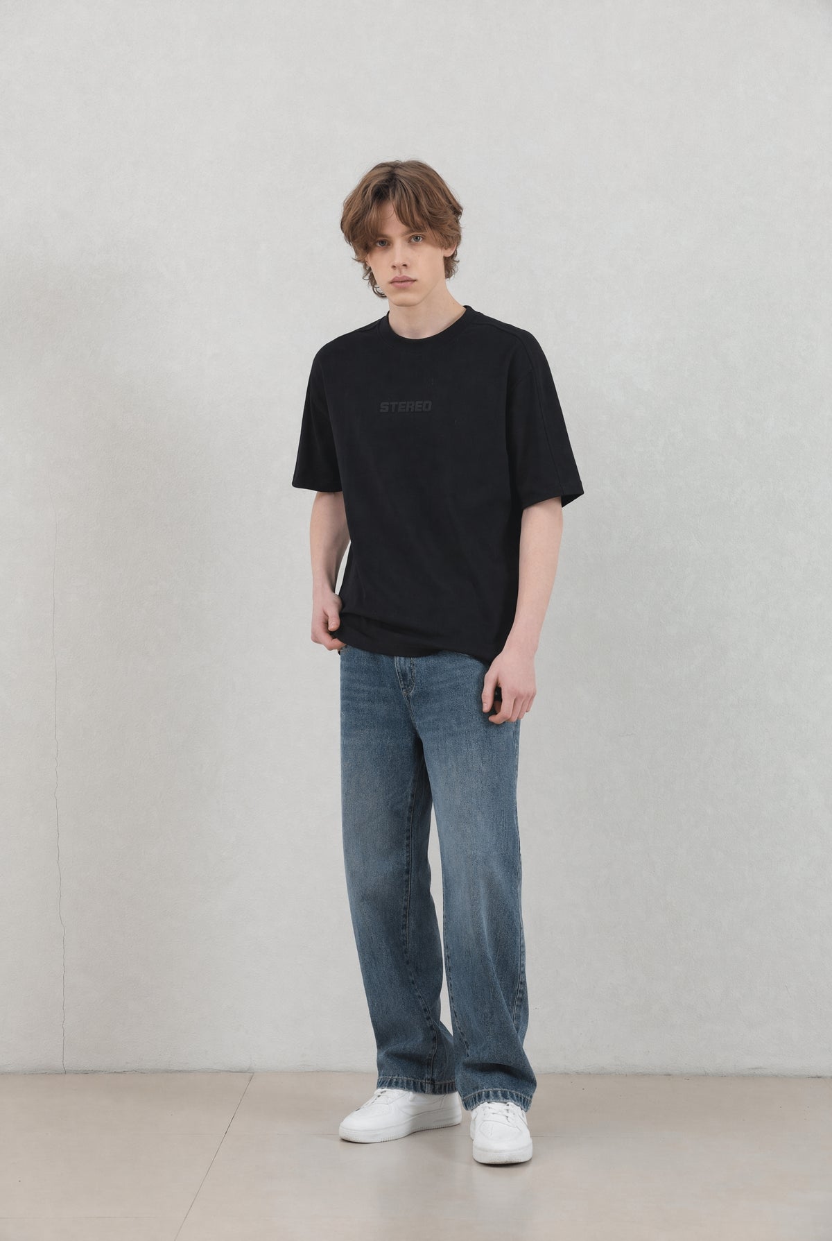 Mid-Wash Relaxed Straight-Leg Jeans